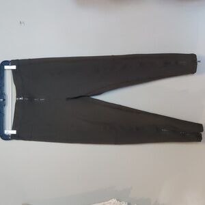 Very flattering BCBG MAXAZRIA green pants, size M